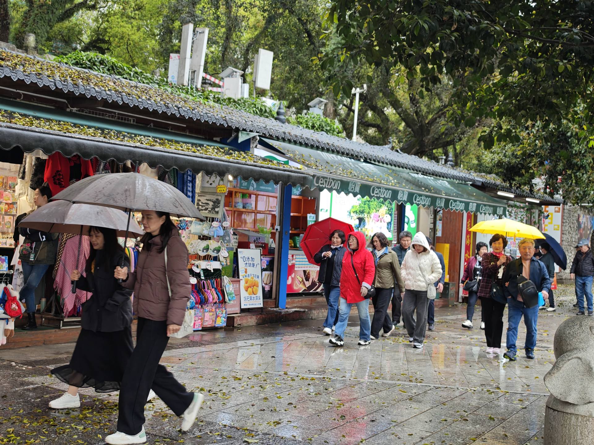 彩色摊点